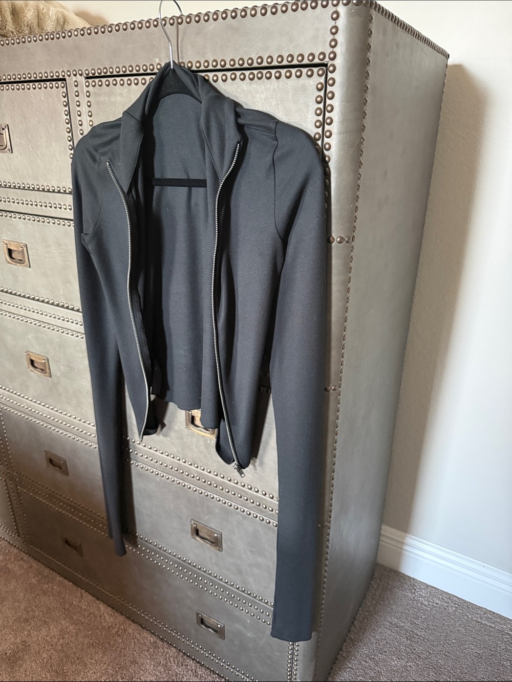 SKIMS Black Women's Zip-Front Jacket - Picture 3 of 3